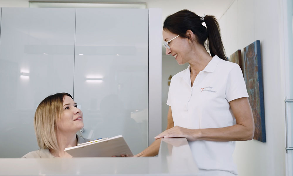 Frauen machen Karriere in Praxisverwaltung bei CORIUS