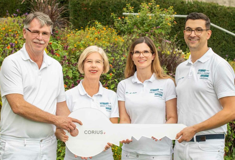 Dres. Kofler treten die Praxisnachfolge im skin + more MVZ an.