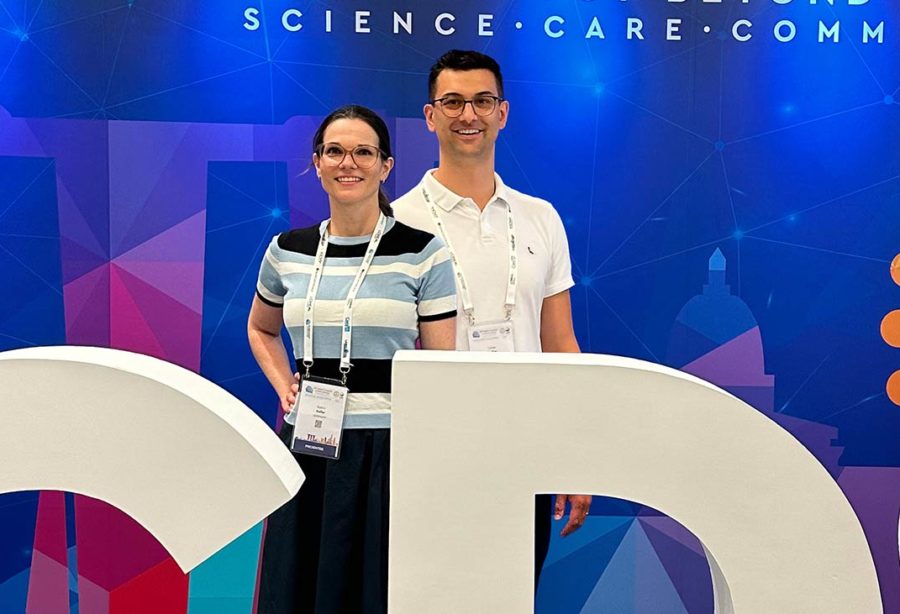 PD Dr. med. Dr. med. univ. Lukas Kofler und Dr. med. Katrin Kofler auf dem World Congress of Dermatology (WCD) 2023 in Singapur