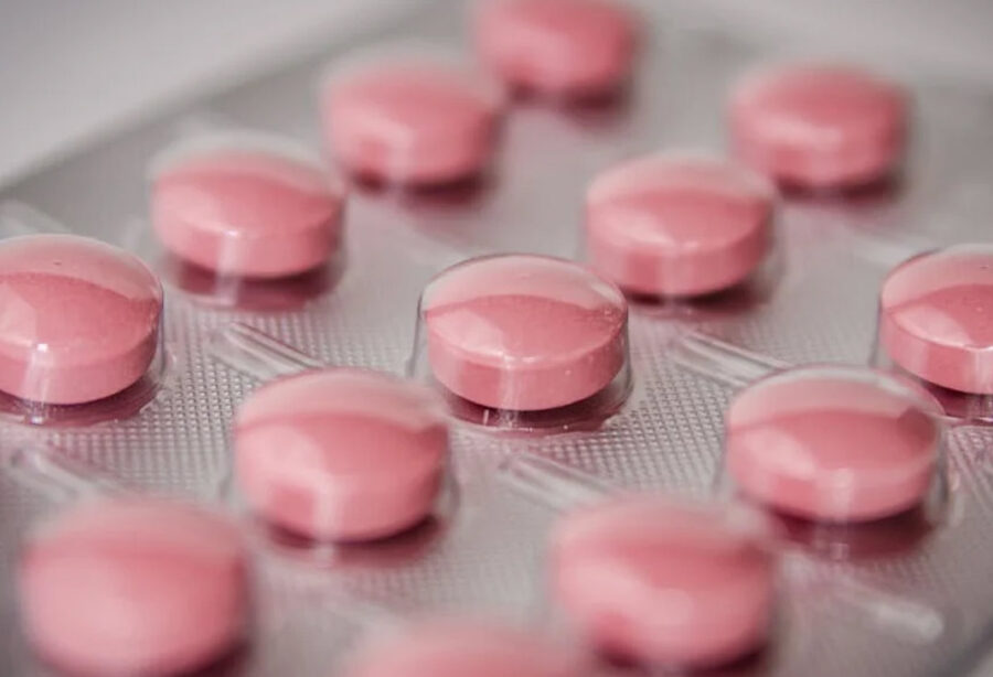 Kleine Pille, große Wirkung: Wird die Pille abgesetzt, lassen Pickel häufig nicht lange auf sich warten.