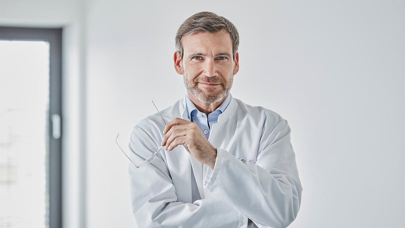 Eine Karriere als selbstständige:r Dermatolog:in ist für viele Fachärzt:innen eine gute Möglichkeit, Medizin aktiv mit Gestaltungsspielraum und Eigenverantwortung zu gestalten.